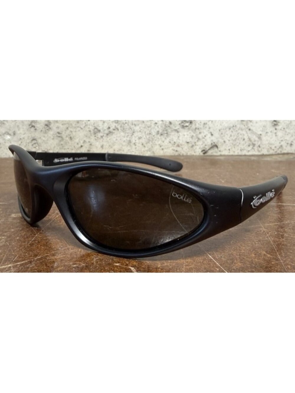 Vintage Bollé Swisher 11622 Mauritius Matte Black Wrap Polarized Sunglasses